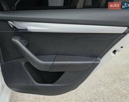 Белый Шкода Октавия, объемом двигателя 1.2 л и пробегом 170 тыс. км за 7200 $, фото 45 на Automoto.ua