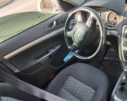 Белый Шкода Октавия, объемом двигателя 2 л и пробегом 278 тыс. км за 10300 $, фото 6 на Automoto.ua