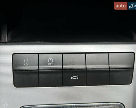 Белый Шкода Октавия, объемом двигателя 1.6 л и пробегом 261 тыс. км за 10400 $, фото 13 на Automoto.ua