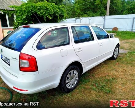 Белый Шкода Октавия, объемом двигателя 1.8 л и пробегом 222 тыс. км за 8400 $, фото 3 на Automoto.ua