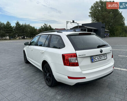 Шкода Октавія 2013 у Самборе на Automoto.ua Білий Шкода Октавія, об'ємом двигуна 1.6 л та пробігом 284 тис. км за 9700 $, фото 5 на Automoto.ua
