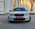 Белый Шкода Октавия, объемом двигателя 1.6 л и пробегом 250 тыс. км за 9900 $, фото 1 на Automoto.ua
