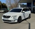 Белый Шкода Октавия, объемом двигателя 1.6 л и пробегом 300 тыс. км за 9999 $, фото 1 на Automoto.ua