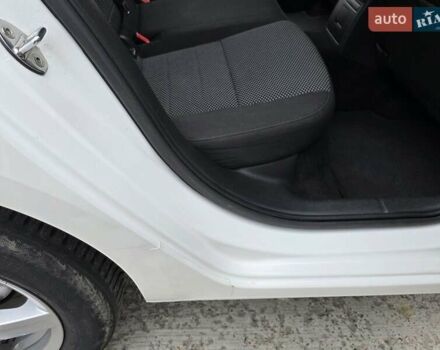 Белый Шкода Октавия, объемом двигателя 1.2 л и пробегом 170 тыс. км за 7200 $, фото 47 на Automoto.ua