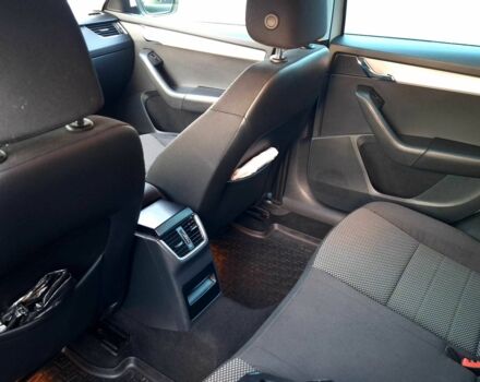 Білий Шкода Октавія, об'ємом двигуна 1.6 л та пробігом 231 тис. км за 10999 $, фото 8 на Automoto.ua