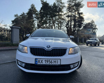 Белый Шкода Октавия, объемом двигателя 1.6 л и пробегом 280 тыс. км за 8950 $, фото 2 на Automoto.ua
