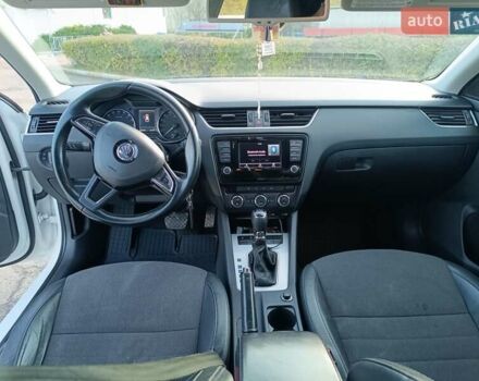 Белый Шкода Октавия, объемом двигателя 1.97 л и пробегом 297 тыс. км за 10800 $, фото 6 на Automoto.ua