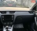 Белый Шкода Октавия, объемом двигателя 1.6 л и пробегом 220 тыс. км за 10400 $, фото 19 на Automoto.ua
