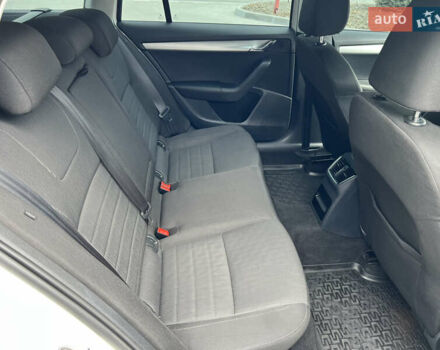 Белый Шкода Октавия, объемом двигателя 1.6 л и пробегом 261 тыс. км за 10400 $, фото 15 на Automoto.ua