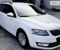 Белый Шкода Октавия, объемом двигателя 1.6 л и пробегом 260 тыс. км за 9000 $, фото 1 на Automoto.ua