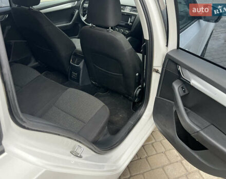 Белый Шкода Октавия, объемом двигателя 1.97 л и пробегом 309 тыс. км за 7750 $, фото 7 на Automoto.ua