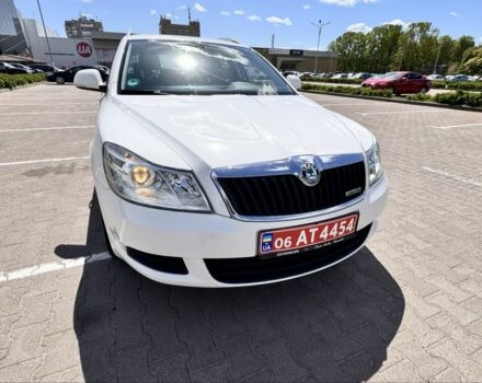 Белый Шкода Октавия, объемом двигателя 1.6 л и пробегом 236 тыс. км за 9800 $, фото 12 на Automoto.ua