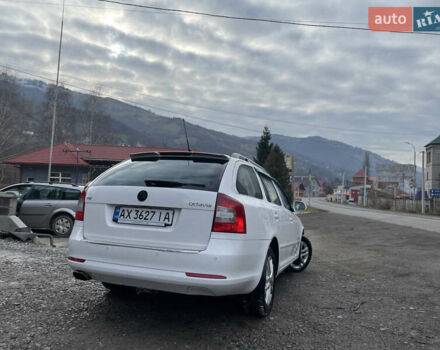 Белый Шкода Октавия, объемом двигателя 1.6 л и пробегом 216 тыс. км за 8500 $, фото 5 на Automoto.ua