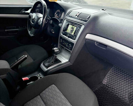 Белый Шкода Октавия, объемом двигателя 1.97 л и пробегом 236 тыс. км за 8999 $, фото 16 на Automoto.ua