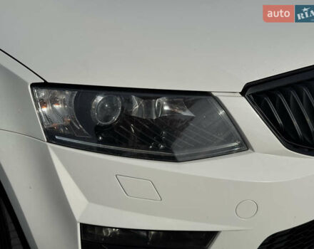 Белый Шкода Октавия, объемом двигателя 2 л и пробегом 320 тыс. км за 12500 $, фото 28 на Automoto.ua