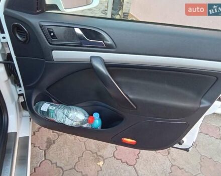 Шкода Октавия 2013 в Николаеве на Automoto.ua Белый Шкода Октавия, объемом двигателя 1.6 л и пробегом 210 тыс. км за 8700 $, фото 5 на Automoto.ua