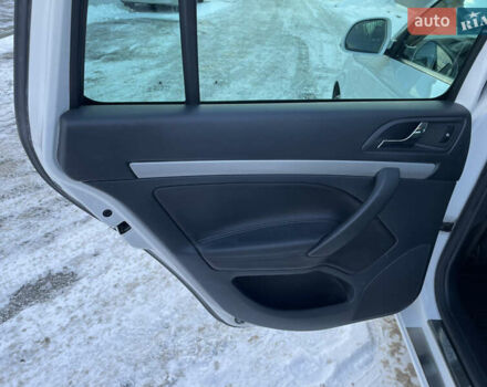 Белый Шкода Октавия, объемом двигателя 2 л и пробегом 218 тыс. км за 11950 $, фото 41 на Automoto.ua