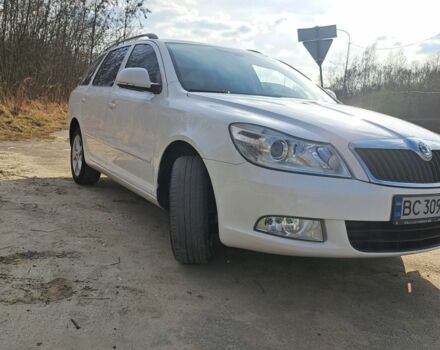 Белый Шкода Октавия, объемом двигателя 2 л и пробегом 278 тыс. км за 10300 $, фото 5 на Automoto.ua
