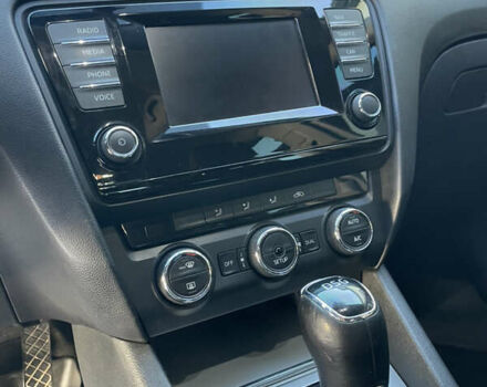 Белый Шкода Октавия, объемом двигателя 1.97 л и пробегом 330 тыс. км за 10650 $, фото 27 на Automoto.ua