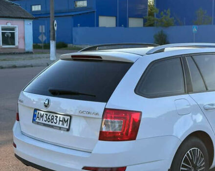 Білий Шкода Октавія, об'ємом двигуна 1.6 л та пробігом 384 тис. км за 8800 $, фото 5 на Automoto.ua