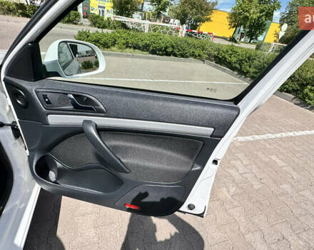 Белый Шкода Октавия, объемом двигателя 1.6 л и пробегом 228 тыс. км за 9300 $, фото 8 на Automoto.ua