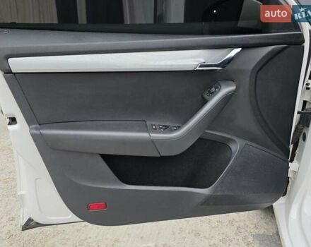 Белый Шкода Октавия, объемом двигателя 1.2 л и пробегом 170 тыс. км за 7200 $, фото 37 на Automoto.ua