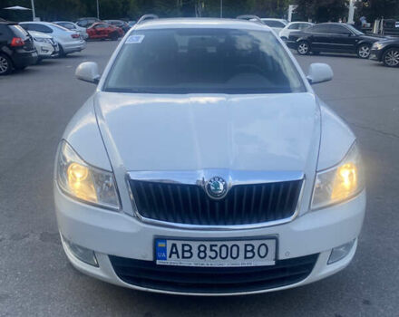 Белый Шкода Октавия, объемом двигателя 1.6 л и пробегом 280 тыс. км за 8500 $, фото 1 на Automoto.ua