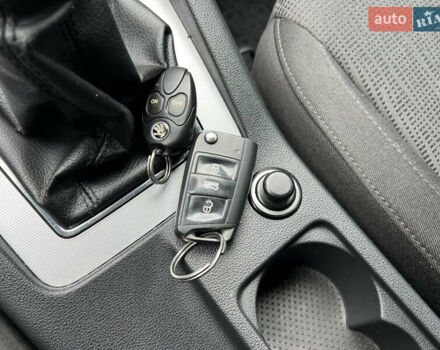 Белый Шкода Октавия, объемом двигателя 1.6 л и пробегом 261 тыс. км за 10400 $, фото 12 на Automoto.ua