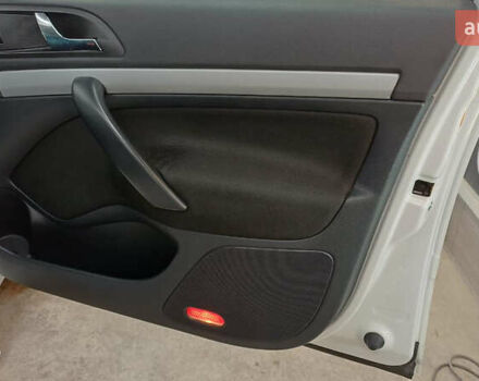 Белый Шкода Октавия, объемом двигателя 0 л и пробегом 167 тыс. км за 8499 $, фото 3 на Automoto.ua