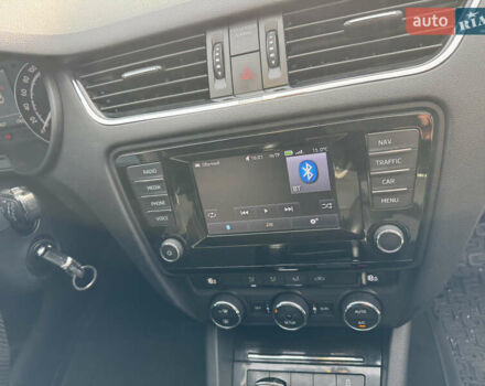 Белый Шкода Октавия, объемом двигателя 2 л и пробегом 320 тыс. км за 12500 $, фото 22 на Automoto.ua