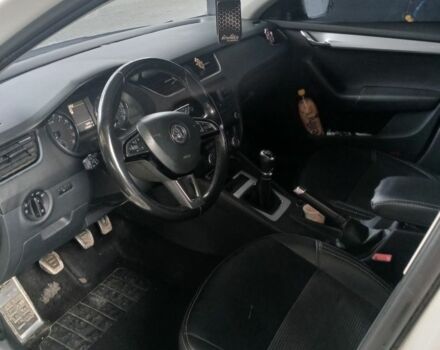 Белый Шкода Октавия, объемом двигателя 1.6 л и пробегом 230 тыс. км за 9500 $, фото 3 на Automoto.ua