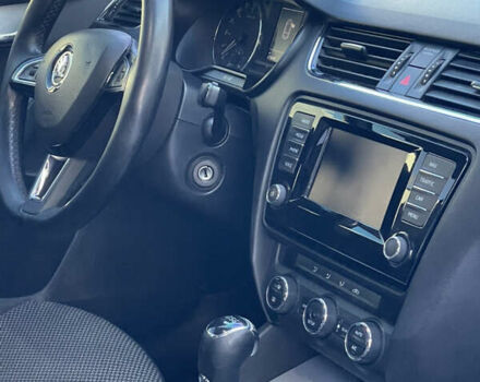 Белый Шкода Октавия, объемом двигателя 1.97 л и пробегом 330 тыс. км за 10650 $, фото 31 на Automoto.ua