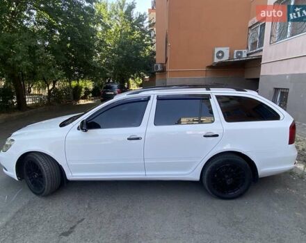 Белый Шкода Октавия, объемом двигателя 1.6 л и пробегом 278 тыс. км за 8500 $, фото 2 на Automoto.ua