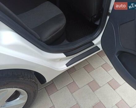 Белый Шкода Октавия, объемом двигателя 1.8 л и пробегом 125 тыс. км за 9900 $, фото 7 на Automoto.ua