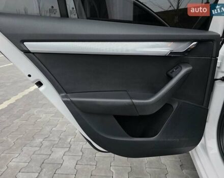 Білий Шкода Октавія, об'ємом двигуна 1.2 л та пробігом 171 тис. км за 6999 $, фото 38 на Automoto.ua