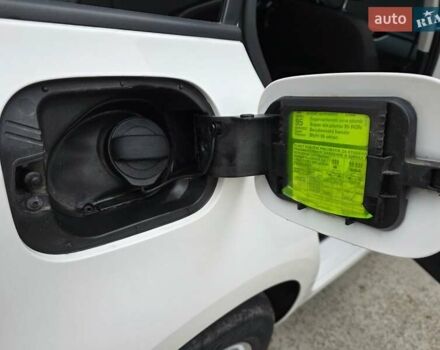 Белый Шкода Октавия, объемом двигателя 1.2 л и пробегом 170 тыс. км за 7200 $, фото 61 на Automoto.ua