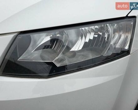 Білий Шкода Октавія, об'ємом двигуна 1.2 л та пробігом 171 тис. км за 6999 $, фото 17 на Automoto.ua