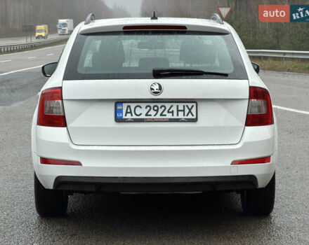 Білий Шкода Октавія, об'ємом двигуна 1.6 л та пробігом 204 тис. км за 11299 $, фото 6 на Automoto.ua
