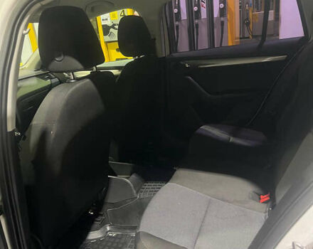 Шкода Октавия 2014 в Киеве на Automoto.ua Белый Шкода Октавия, объемом двигателя 1.6 л и пробегом 315 тыс. км за 10000 $, фото 6 на Automoto.ua