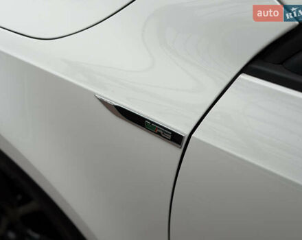 Белый Шкода Октавия, объемом двигателя 2 л и пробегом 230 тыс. км за 15200 $, фото 16 на Automoto.ua