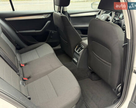 Білий Шкода Октавія, об'ємом двигуна 1.6 л та пробігом 204 тис. км за 11299 $, фото 39 на Automoto.ua