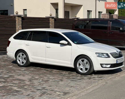 Белый Шкода Октавия, объемом двигателя 1.6 л и пробегом 248 тыс. км за 11500 $, фото 14 на Automoto.ua