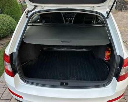 Білий Шкода Октавія, об'ємом двигуна 1.2 л та пробігом 149 тис. км за 8300 $, фото 1 на Automoto.ua