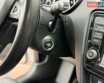 Белый Шкода Октавия, объемом двигателя 2 л и пробегом 230 тыс. км за 15200 $, фото 61 на Automoto.ua