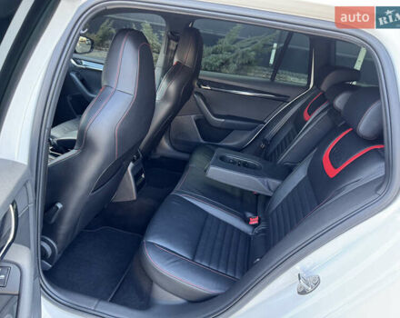 Белый Шкода Октавия, объемом двигателя 1.98 л и пробегом 199 тыс. км за 13500 $, фото 58 на Automoto.ua