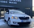 Белый Шкода Октавия, объемом двигателя 1.6 л и пробегом 380 тыс. км за 9799 $, фото 1 на Automoto.ua