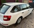 Білий Шкода Октавія, об'ємом двигуна 1.2 л та пробігом 149 тис. км за 8300 $, фото 7 на Automoto.ua