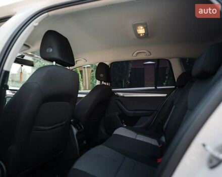 Белый Шкода Октавия, объемом двигателя 1.2 л и пробегом 253 тыс. км за 7500 $, фото 17 на Automoto.ua