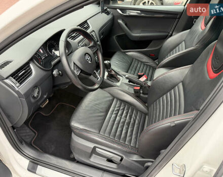 Белый Шкода Октавия, объемом двигателя 2 л и пробегом 230 тыс. км за 15200 $, фото 19 на Automoto.ua