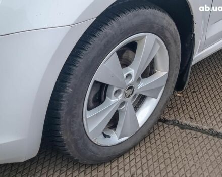 Білий Шкода Октавія, об'ємом двигуна 2 л та пробігом 328 тис. км за 8990 $, фото 4 на Automoto.ua